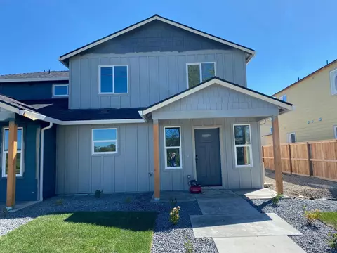 4758 Gebhard Rd, Central Point, OR 97502