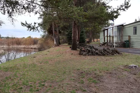 53284 Bridge Dr, La Pine, OR 97739