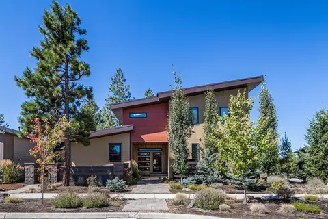 62635 NW Mt Thielsen Dr, Bend, OR 97703