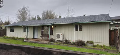 119 N Locust Ln, Sisters, OR 97759
