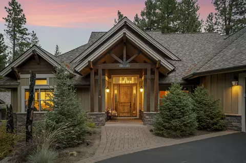 56236 Sable Rock Loop, Bend, OR 97707 photo 2