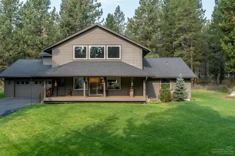 56841 Gina Ln, Bend, OR 97707