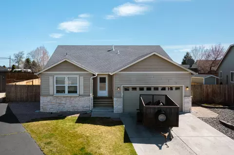 142 SW 33rd Dr, Redmond, OR 97756