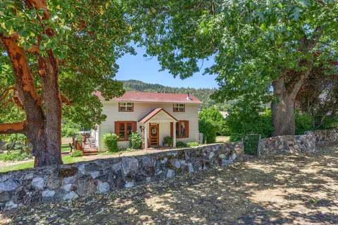 4313 S Stage Rd, Medford, OR 97501