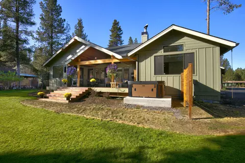 Exterior - 15014 E River Loop Dr, Bend, OR 97707 photo 10 of 22