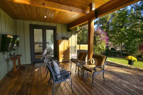 Exterior - 15014 E River Loop Dr, Bend, OR 97707 photo 3 of 22