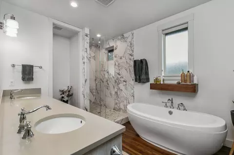 Bath - 15014 E River Loop Dr, Bend, OR 97707 photo 1 of 6