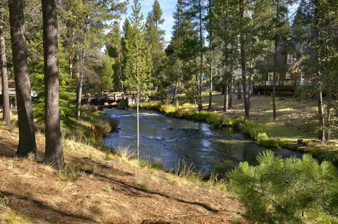 View/Area - 15014 E River Loop Dr, Bend, OR 97707 photo 9 of 17
