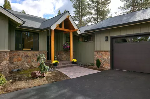Exterior - 15014 E River Loop Dr, Bend, OR 97707 photo 15 of 22