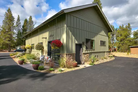 Exterior - 15014 E River Loop Dr, Bend, OR 97707 photo 19 of 22