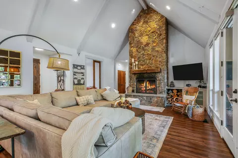 Living - 15014 E River Loop Dr, Bend, OR 97707 photo 1 of 3