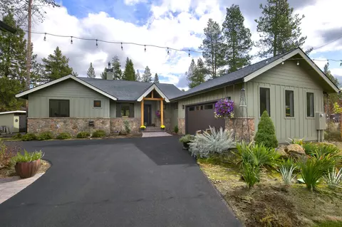 Exterior - 15014 E River Loop Dr, Bend, OR 97707 photo 13 of 22