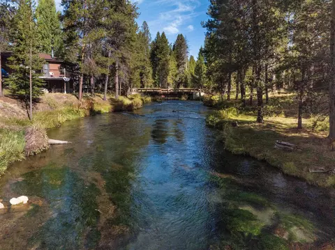 View/Area - 15014 E River Loop Dr, Bend, OR 97707 photo 15 of 17