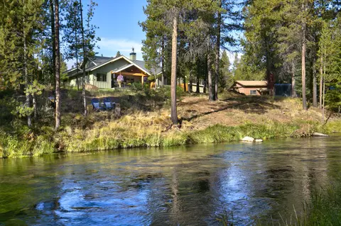 15014 E River Loop Dr, Bend, OR 97707