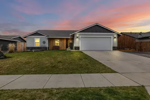 693 NE Begonia St, Madras, OR 97741