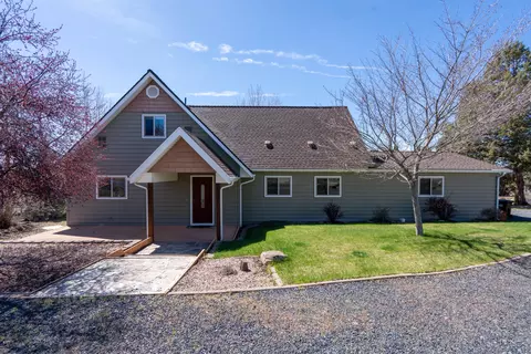 3295 SW 46th St, Redmond, OR 97756