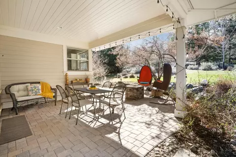 Exterior - 2832 NW Mccook Ct, Bend, OR 97703 photo 4 of 7