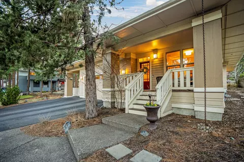 Exterior - 2832 NW Mccook Ct, Bend, OR 97703 photo 2 of 7