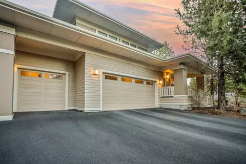Exterior - 2832 NW Mccook Ct, Bend, OR 97703 photo 6 of 7