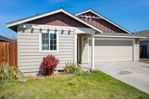 2803 SW Cascade Ave, Redmond, OR 97756