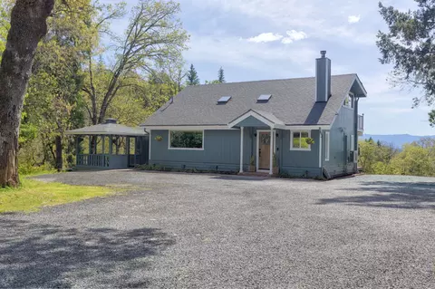433 Hawksdale Dr, Grants Pass, OR 97526
