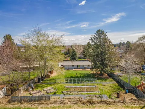 View/Area - 62979 Clyde Ln, Bend, OR 97701 photo 1 of 9
