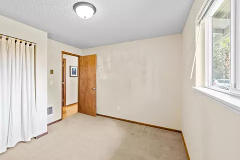 Bedroom - 62979 Clyde Ln, Bend, OR 97701 photo 3 of 3