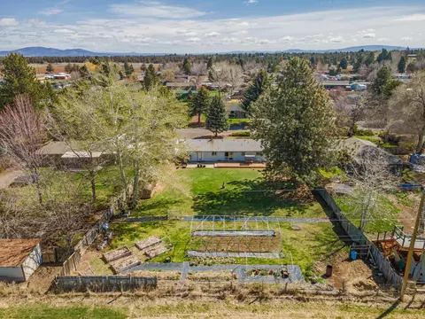 View/Area - 62979 Clyde Ln, Bend, OR 97701 photo 4 of 9