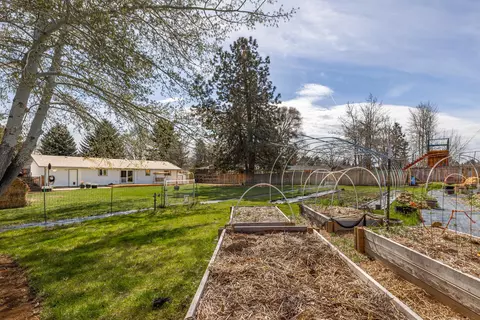 Exterior - 62979 Clyde Ln, Bend, OR 97701 photo 17 of 21