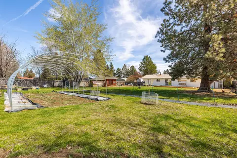 Exterior - 62979 Clyde Ln, Bend, OR 97701 photo 16 of 21
