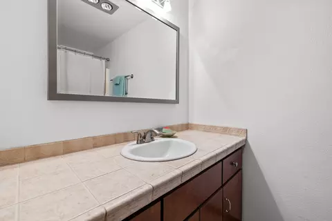 Bath - 62979 Clyde Ln, Bend, OR 97701 photo 1 of 3