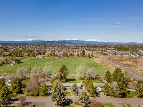 View/Area - 62979 Clyde Ln, Bend, OR 97701 photo 7 of 9