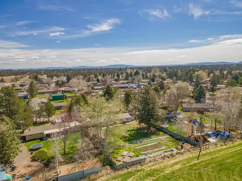 View/Area - 62979 Clyde Ln, Bend, OR 97701 photo 8 of 9
