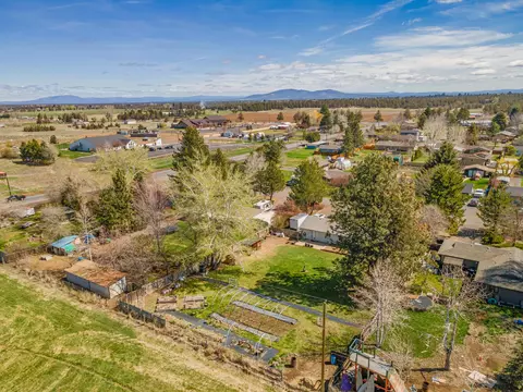 View/Area - 62979 Clyde Ln, Bend, OR 97701 photo 9 of 9