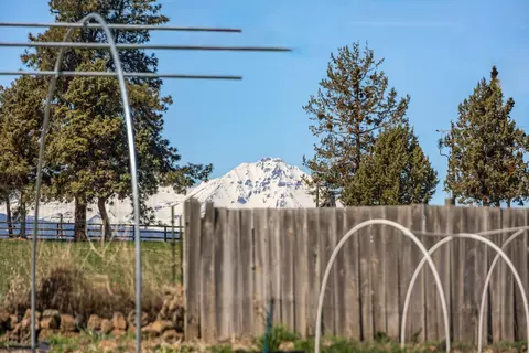 Exterior - 62979 Clyde Ln, Bend, OR 97701 photo 8 of 21