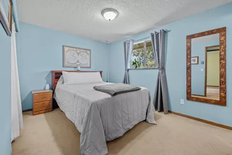 Bedroom - 62979 Clyde Ln, Bend, OR 97701 photo 2 of 3