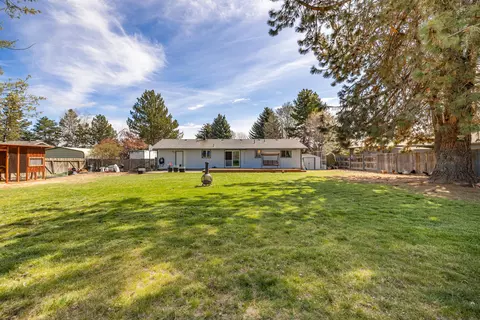 Exterior - 62979 Clyde Ln, Bend, OR 97701 photo 18 of 21