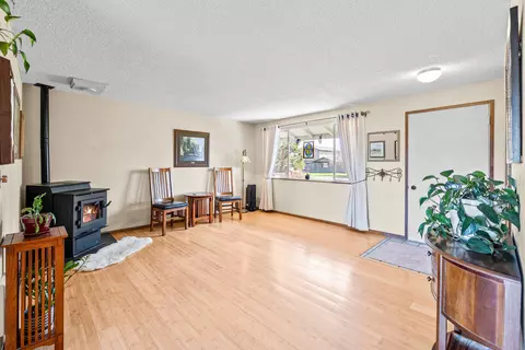Living - 62979 Clyde Ln, Bend, OR 97701 photo 2 of 4