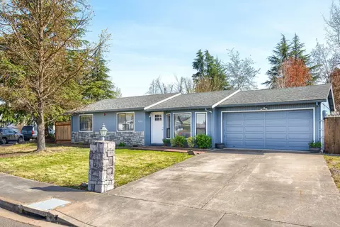 3390 Tahitian Ave, Medford, OR 97504