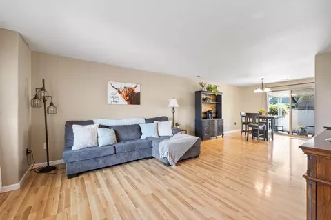Living - 680 Andrea Way, Eagle Point, OR 97524 photo 2 of 2