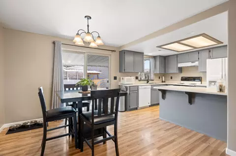Kitchen - 680 Andrea Way, Eagle Point, OR 97524 photo 1 of 5