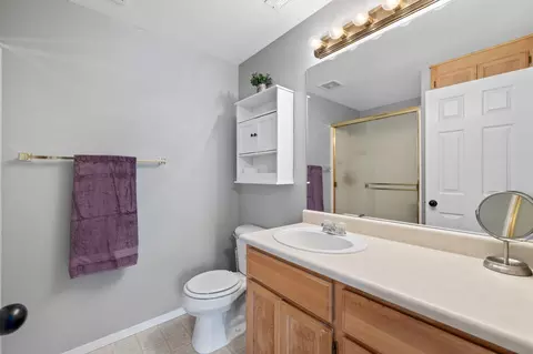 Bath - 680 Andrea Way, Eagle Point, OR 97524 photo 1 of 3