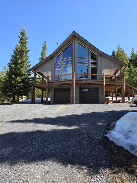 14105 Red Cone Dr, Crescent Lake, OR 97733