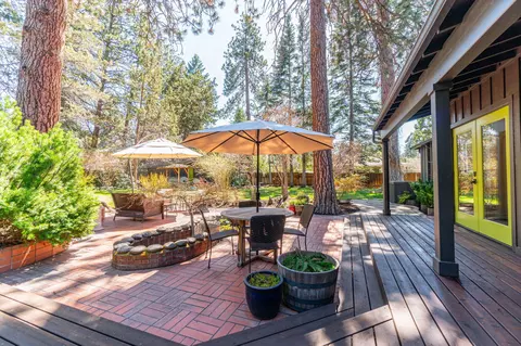 Exterior - 1314 NE 9th St, Bend, OR 97701 photo 5 of 16