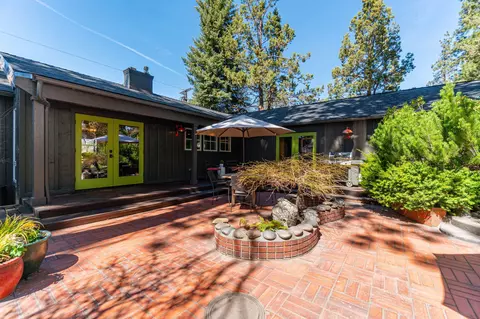 Exterior - 1314 NE 9th St, Bend, OR 97701 photo 10 of 16