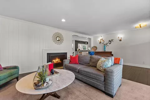 Living - 1314 NE 9th St, Bend, OR 97701 photo 2 of 8