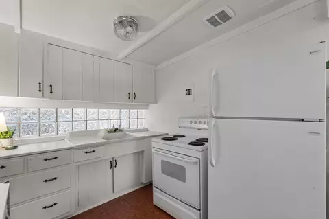 Kitchen - 1314 NE 9th St, Bend, OR 97701 photo 7 of 7