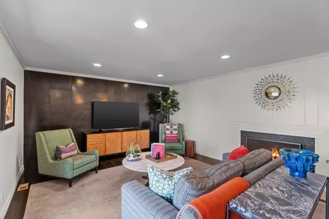 Living - 1314 NE 9th St, Bend, OR 97701 photo 3 of 8