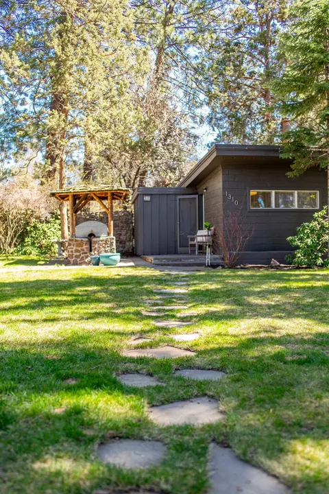 Exterior - 1314 NE 9th St, Bend, OR 97701 photo 7 of 16
