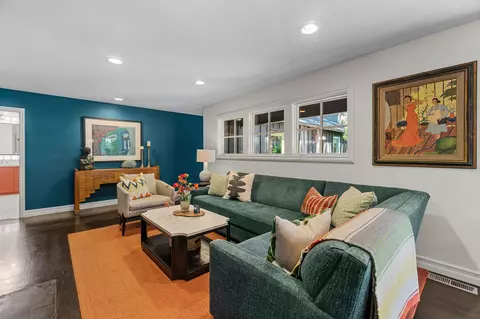 Living - 1314 NE 9th St, Bend, OR 97701 photo 7 of 8